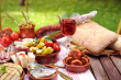 Ob im Garten, auf der Terrasse oder im Wohnzimmer: Feiern Sie jetzt eine köstliche Sommerparty!