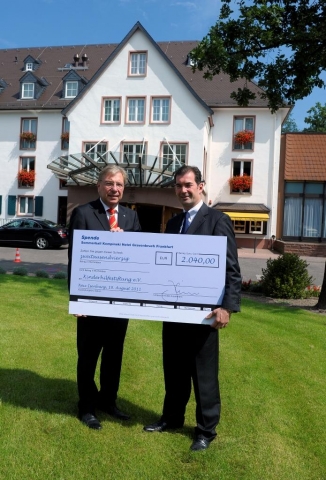 Sommerball im Kempinski Hotel Gravenbruch Frankfurt: Verlosung bringt 2.040 Euro für Kinderhilfe Sommerball im Kempinski Hotel Gravenbruch Frankfurt: Verlosung bringt 2.040 Euro für Kinderhilfe