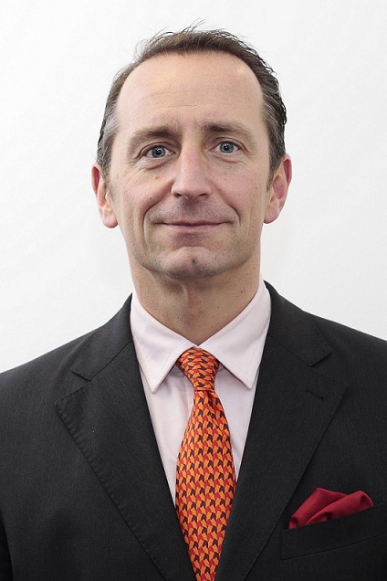 Peter Thilo Hasler verstärkt neben Dr. Konrad Bösl den Vorstand der BLÄTTCHEN & PARTNER AG Peter Thilo Hasler verstärkt neben Dr. Konrad Bösl den Vorstand der BLÄTTCHEN & PARTNER AG