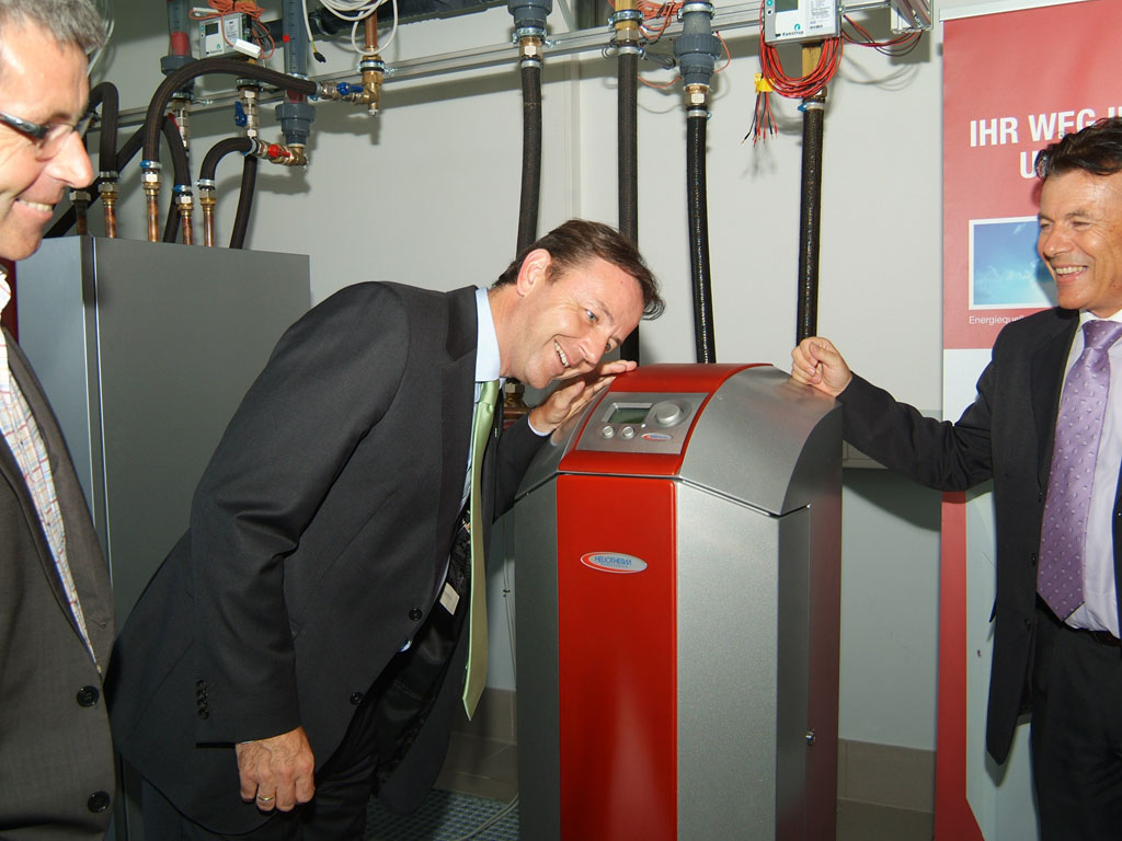 von links: Umweltminister Berlakovich, HT GF Bangheri von links: Umweltminister Berlakovich, HT GF Bangheri