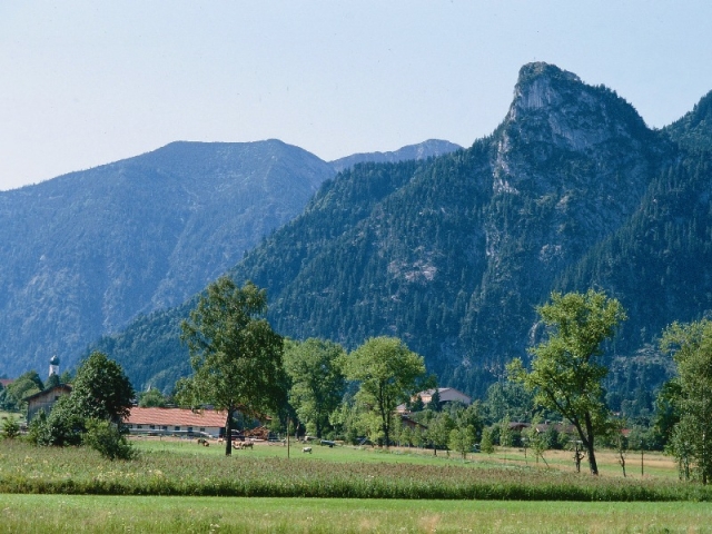 Hochbett mit Tiefblick:  Eine mutige Nacht in der Steilwand