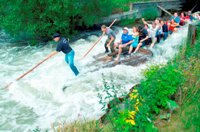 Heute können Touristen auf der Wilden Rodach in das einst abenteuerliche Leben der Flößer eintauchen Heute können Touristen auf der Wilden Rodach in das einst abenteuerliche Leben der Flößer eintauchen
