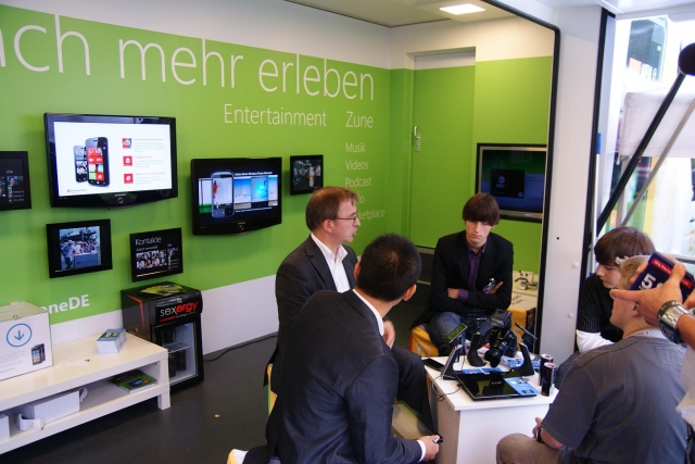 KUPA X11überzeugte die Messebesucher mit seinem dualen pen+touch System, der 10 Stunden Akkulaufzeit