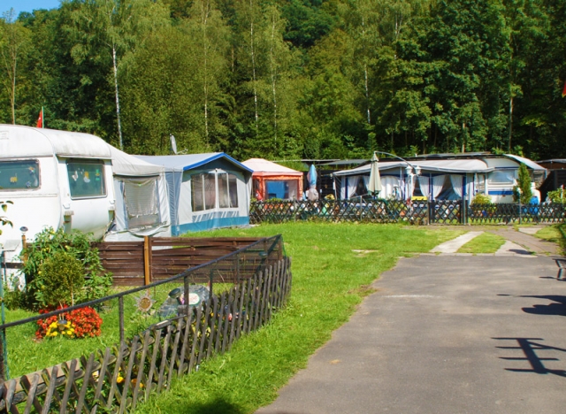 Campingplatz Rhein-Sieg Lohmar vermietet freie Stellplätze für Wohnwagen und Wohnmobile nahe Köln Campingplatz Rhein-Sieg Lohmar vermietet freie Stellplätze für Wohnwagen und Wohnmobile nahe Köln