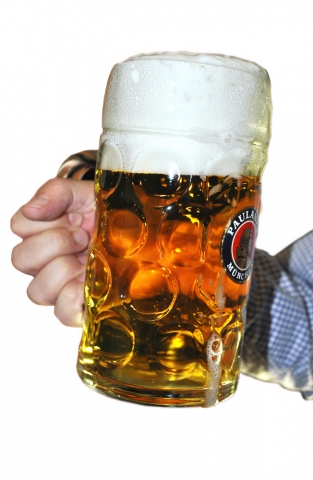 Etikette im Bierzelt: Was ist auf dem Oktoberfest erlaubt? Kniggetipps für Wiesn-Besucher Etikette im Bierzelt: Was ist auf dem Oktoberfest erlaubt? Kniggetipps für Wiesn-Besucher