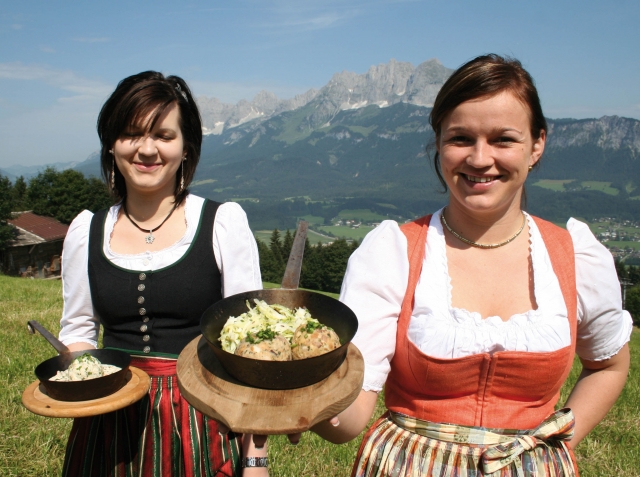 Beim Knödelfest geht´s rund: Hochgenüsse für Alpen-Gourmets am Kaisergebirge