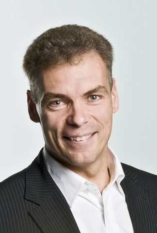 Jürgen Zwickel schließt den ersten Hochschulzertifikatslehrgang zum Jürgen Zwickel schließt den ersten Hochschulzertifikatslehrgang zum