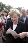 Bundeskanzlerin Angela Merkel beim Tag der offenen Tür der Bundesregierung am 27. August 2007 in Ber