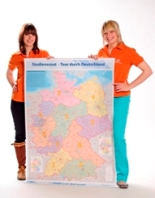 Die Studienscouts Sarah (links) und Valerie (rechts) informieren über das Studium in Holland