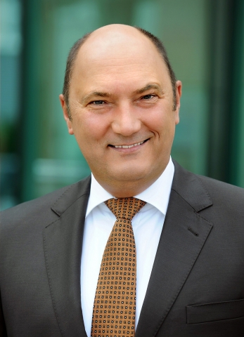 Wackler verlängert mit CEO Peter Blenke Wackler verlängert mit CEO Peter Blenke