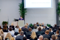 Dr. Martina Städtler-Schumann, Geschäftsführerin, begrüßt die Gäste des KundenTags 2011 Dr. Martina Städtler-Schumann, Geschäftsführerin, begrüßt die Gäste des KundenTags 2011