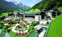 Hotelansicht (Sporthotel Stock)