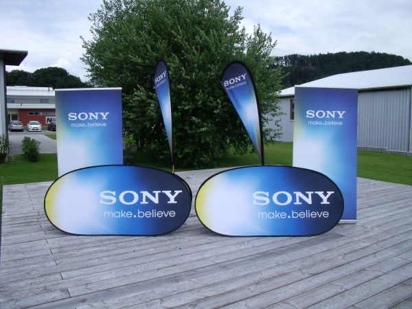 Rollup Displays und Beachflags Werbefahnen der neuen Eco Linie