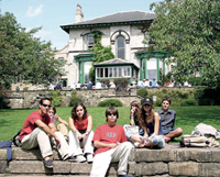http://www.cdc.de/fileadmin/dam/de/unternehmen/presse/images/2010/sprachreisen_york_schule.jpg http://www.cdc.de/fileadmin/dam/de/unternehmen/presse/images/2010/sprachreisen_york_schule.jpg