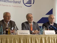 Vorstand Peter Pollhammer, Gerd Schumeckers und Dr. Rolf Hagen