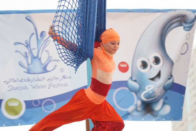 Sharjah Water Festival - Akrobatik und vieles mehr rund um das kühle Nass