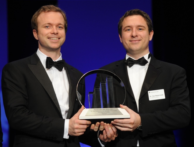 Dr. Christian Wawrzinek und Dr. Kai Wawrzinek bei der Preisverleihung Dr. Christian Wawrzinek und Dr. Kai Wawrzinek bei der Preisverleihung