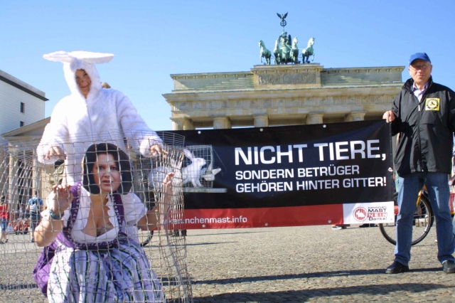 Deutscher Tierhilfe Verband beteiligt sich an Protestaktion:?Nicht Tiere, sondern Betrüger gehören h