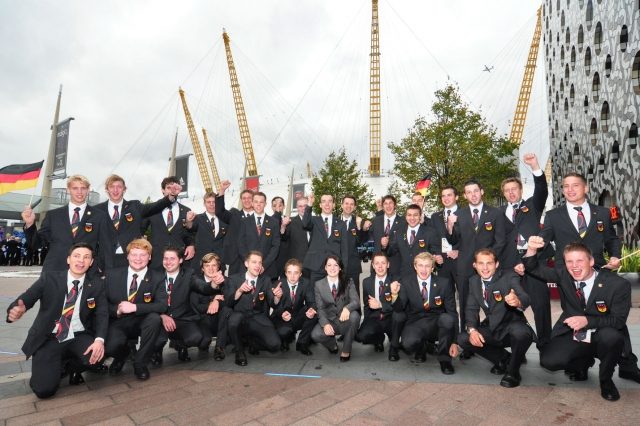 Das Deutsche Team bei den Berufe-WM WorldSkills 2011 London ist gut drauf und hofft auf viele Titel,