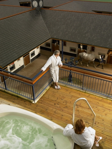 Hot Tub mit Blicküber Ställe Hot Tub mit Blicküber Ställe