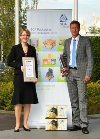 Nicole Hohmann, Druckkoordinatorin bei SCA Pre-Press Services in Fulda und Alexander Eichhorst, Leit Nicole Hohmann, Druckkoordinatorin bei SCA Pre-Press Services in Fulda und Alexander Eichhorst, Leit