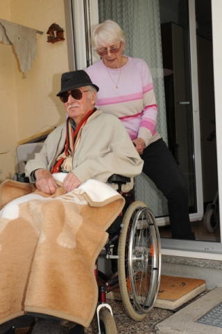 Mehr als zwei Millionen Menschen werden zu Hause gepflegt. Mehr als zwei Millionen Menschen werden zu Hause gepflegt.
