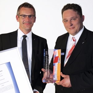 So sehen Sieger aus: psv marketing-Geschäftsführer Wolfgang Bock und Jörg Grote (v.l.) freuen sichüb So sehen Sieger aus: psv marketing-Geschäftsführer Wolfgang Bock und Jörg Grote (v.l.) freuen sichüb
