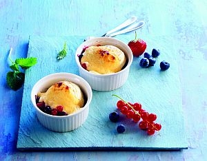 Eis trifft heiß: Das Eisgratin Waldbeere ist alles andere als ein ganz normales Dessert. Eis trifft heiß: Das Eisgratin Waldbeere ist alles andere als ein ganz normales Dessert.