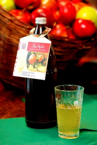 Informationen rund um den Apfel gibt die neue, kostenlose Verbraucherbroschüre?Der Apfel? ? ab sofor Informationen rund um den Apfel gibt die neue, kostenlose Verbraucherbroschüre?Der Apfel? ? ab sofor