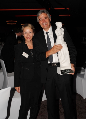 Irene und Edmund Auer freuen sichüber die?Wellness Aphrodite 2011?. Irene und Edmund Auer freuen sichüber die?Wellness Aphrodite 2011?.