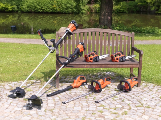 Ob Motorsäge, Trimmer, Blasgerät oder Heckenschere: die Akkus aus dem Dolmar 36-Volt-Akku-Sortiment Ob Motorsäge, Trimmer, Blasgerät oder Heckenschere: die Akkus aus dem Dolmar 36-Volt-Akku-Sortiment
