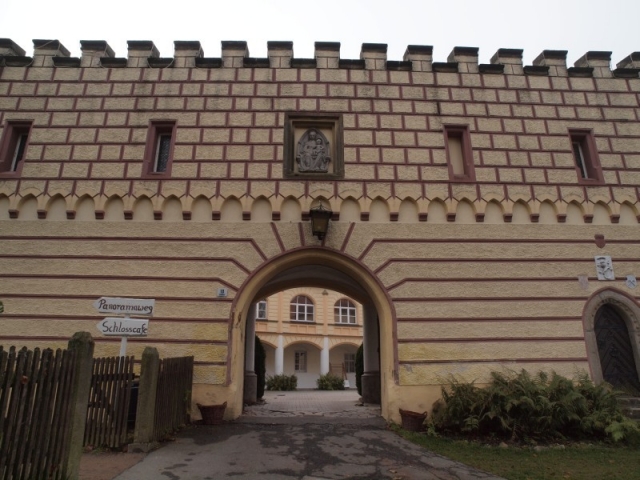 Der Arkadenhof - Symbol und Merkmal des Schlosses Guteneck