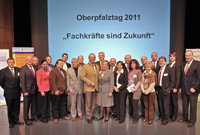 Die Teilnehmer am Oberpfalztag waren sich einig: Fachkräfte sind Zukunft! (Bild: Hübler) Die Teilnehmer am Oberpfalztag waren sich einig: Fachkräfte sind Zukunft! (Bild: Hübler)