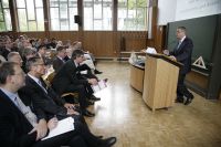 Herr Prof. Dr. Friedrich Hubert Esser hielt das Eingangsreferat Herr Prof. Dr. Friedrich Hubert Esser hielt das Eingangsreferat