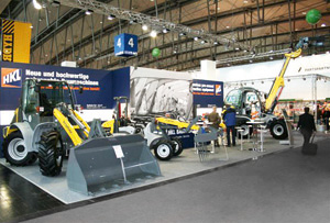 HKL präsentiert auf der Agritechnica 2011 neue und gebrauchte Baumaschinen, darunter Radlader und Te HKL präsentiert auf der Agritechnica 2011 neue und gebrauchte Baumaschinen, darunter Radlader und Te
