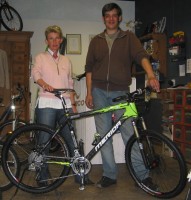 v.l.: Monika Martin, Palazzo Mÿsanus und Bruno Bolliger, Bike Shop Bolliger