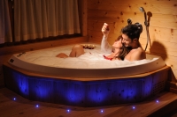 Wellness in der Suite - © Simone Ruzzenente (Post Alpina)