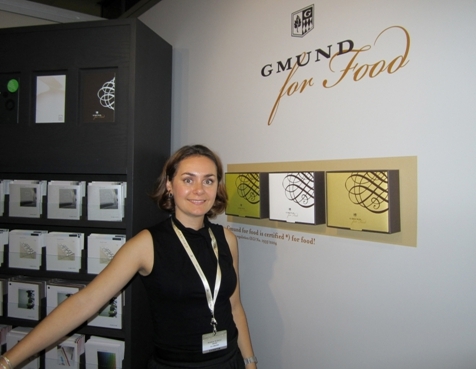 Stolz präsentiert Bénédicte Helbaoui, International Sales Manager unter anderem für Frankreich, auf Stolz präsentiert Bénédicte Helbaoui, International Sales Manager unter anderem für Frankreich, auf