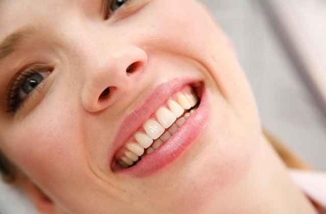 Strahlendes Lachen durch Bleaching Strahlendes Lachen durch Bleaching