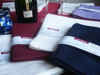 Leinenservietten von stoffservietten24.de sind auch als Geschenk einfach klasse