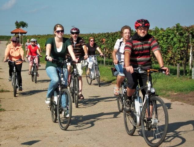 E-Bike Radtouren - Spaß&und Genuss für Gruppen E-Bike Radtouren - Spaß&und Genuss für Gruppen
