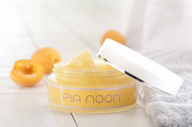 Pia Noon Antiox Bodyscrub - zarte Pflege selbst für sehr trockene Haut Pia Noon Antiox Bodyscrub - zarte Pflege selbst für sehr trockene Haut