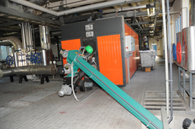 Die automatische Holzpellets-Kesselanlage mit einer Leistung von 1.500 kW deckt in Bad Düben den Gru Die automatische Holzpellets-Kesselanlage mit einer Leistung von 1.500 kW deckt in Bad Düben den Gru