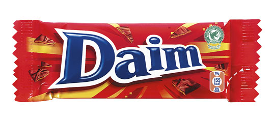 Der traditionelle Daim-Riegel mit dem Rainforest Alliance Certified Seal
