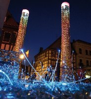 Bizarre Lichtinstallationen und beleuchtete Hausfassaden verleihen Kronach ein ganz neues Gesicht Bizarre Lichtinstallationen und beleuchtete Hausfassaden verleihen Kronach ein ganz neues Gesicht