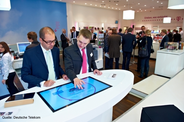 people interactive: interaktiver Multitouch-Beratungstisch für den neuen Telekom Flagship-Store MyZe people interactive: interaktiver Multitouch-Beratungstisch für den neuen Telekom Flagship-Store MyZe
