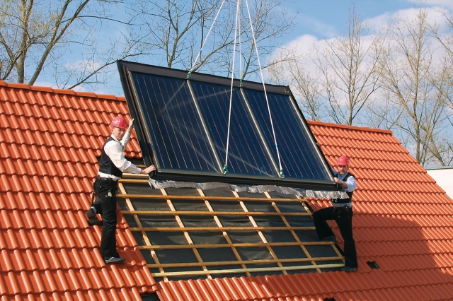 Dach modernisieren: Komplettsysteme / Indachsysteme für thermische Solarkollektoren. Dach modernisieren: Komplettsysteme / Indachsysteme für thermische Solarkollektoren.