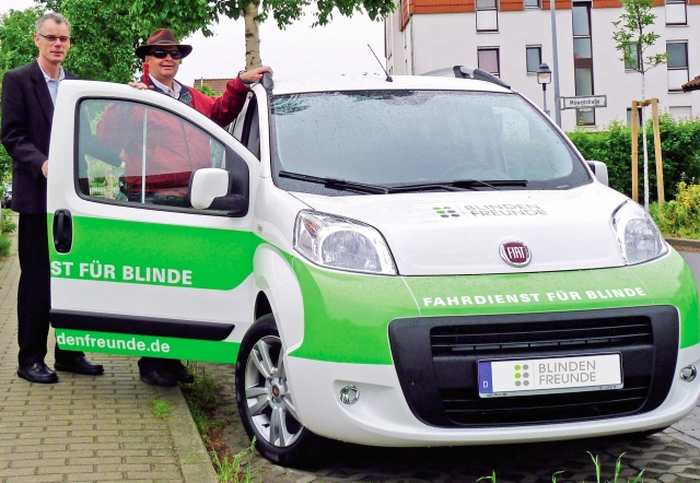 Das Blindenmobil im Einsatz. Das Blindenmobil im Einsatz.