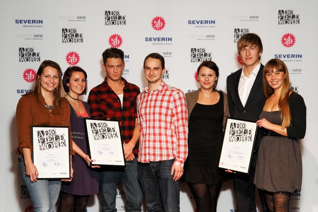 Die glu?cklichen Gewinner des Abends (v.l.n.r.): Astrid Hu?ller mit