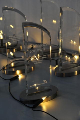 Der Klinikus-Award 2011/ 2012 Der Klinikus-Award 2011/ 2012